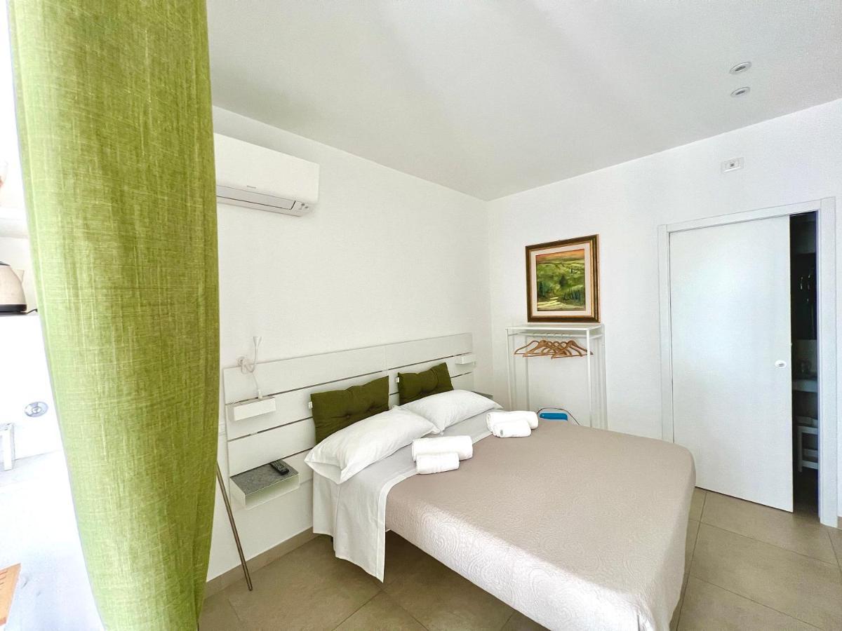 Le 4 Stagioni Rooms ฟรานคาวิลลา อัลมาเร ภายนอก รูปภาพ