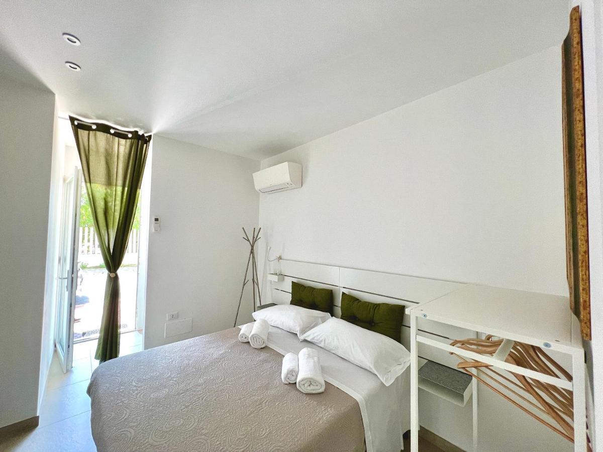 Le 4 Stagioni Rooms ฟรานคาวิลลา อัลมาเร ภายนอก รูปภาพ